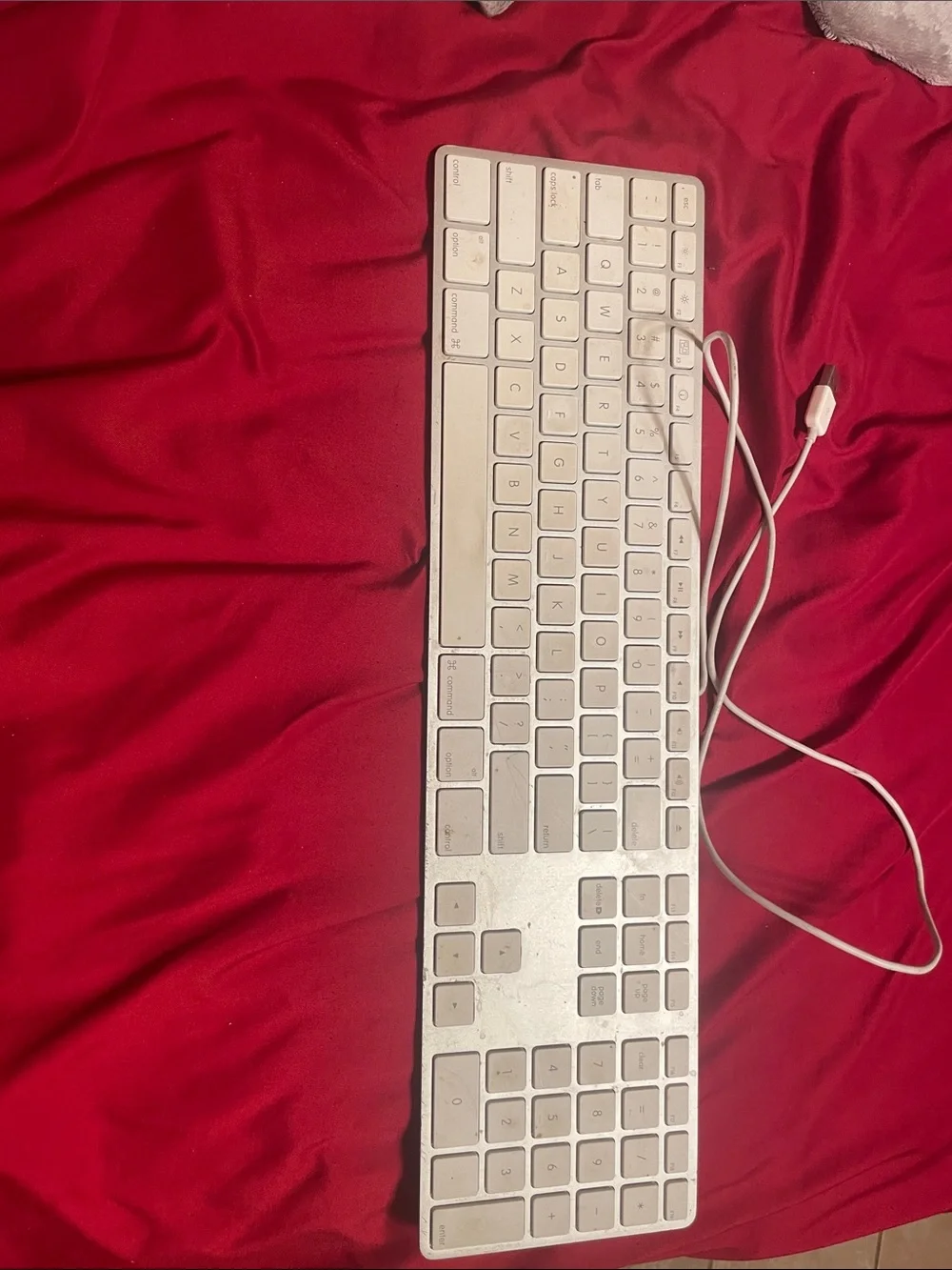 Apple White Wired USB Keyboard with Numeric Keypad